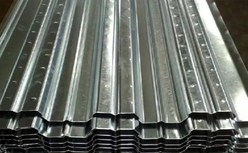 高层住宅吊装山丹楼承板怎么省工期